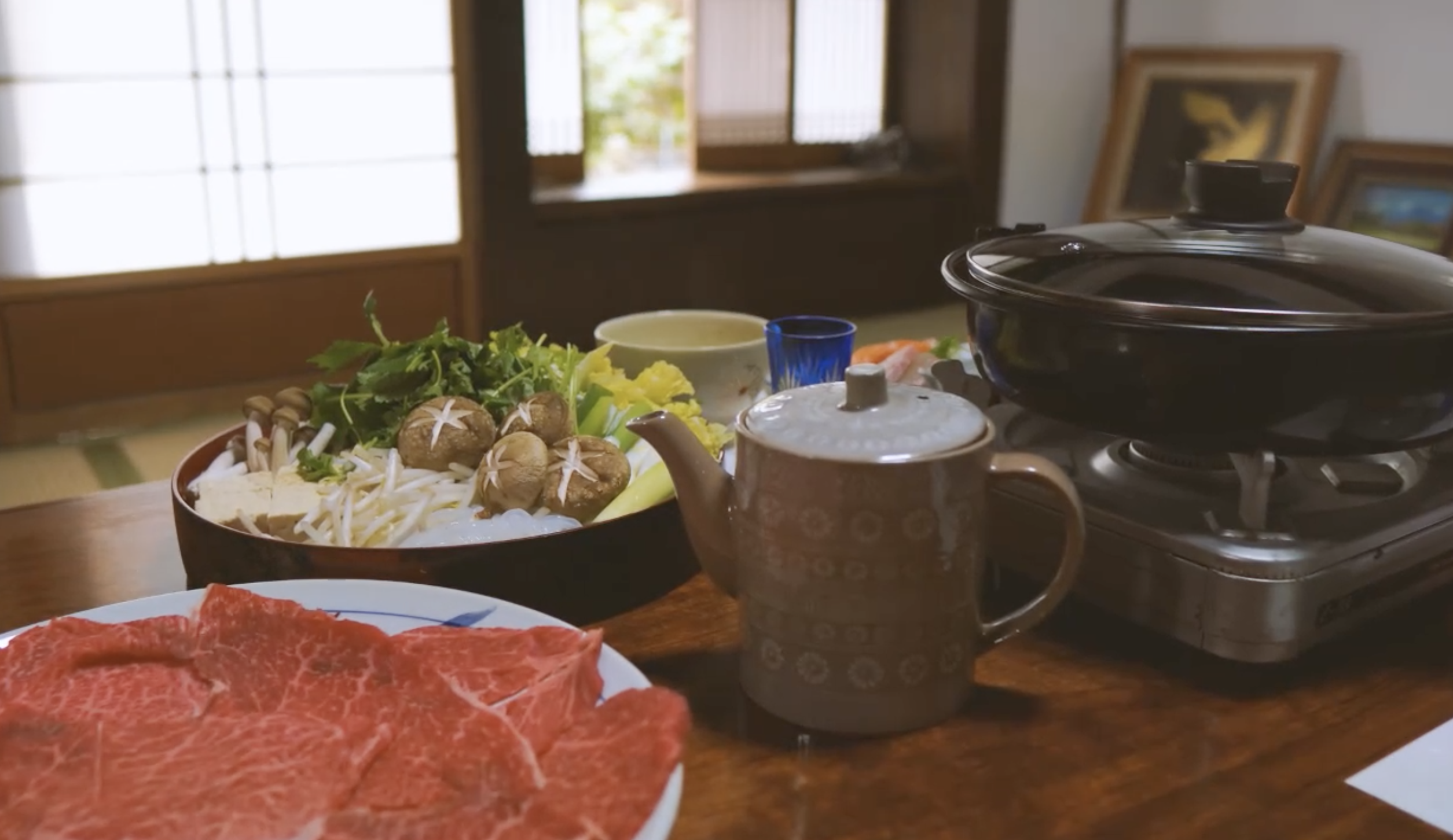 すきやき - 厳選された国産牛肉と新鮮な野菜